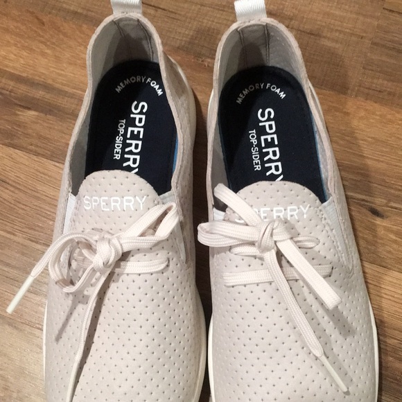 sperry rio aqua cream